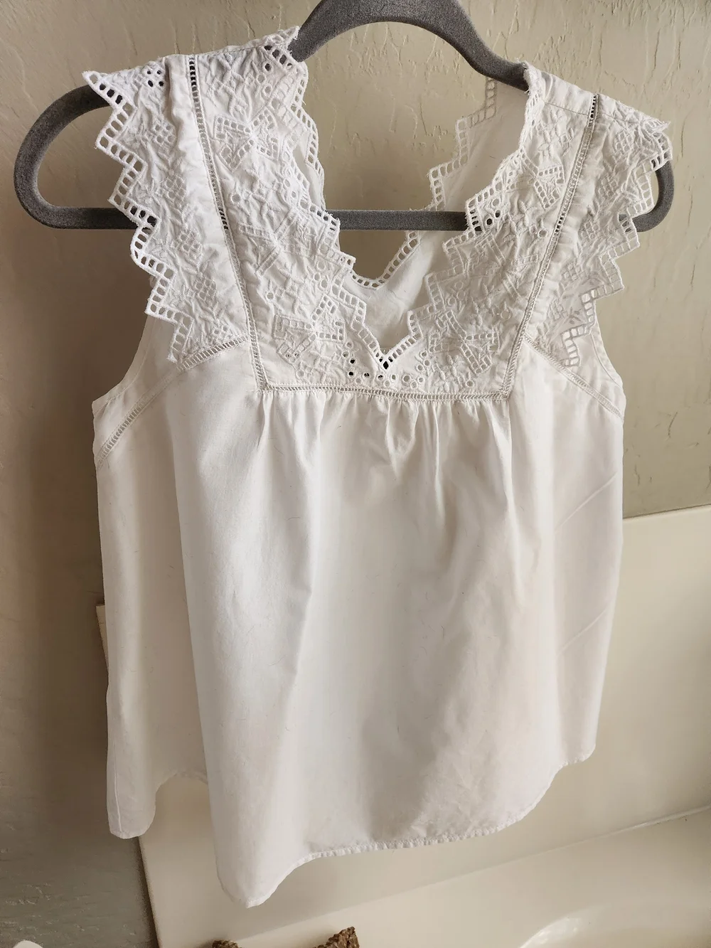 J. Crew White Eyelet Lace Sleeveless Blouse - Picture 1 of 3